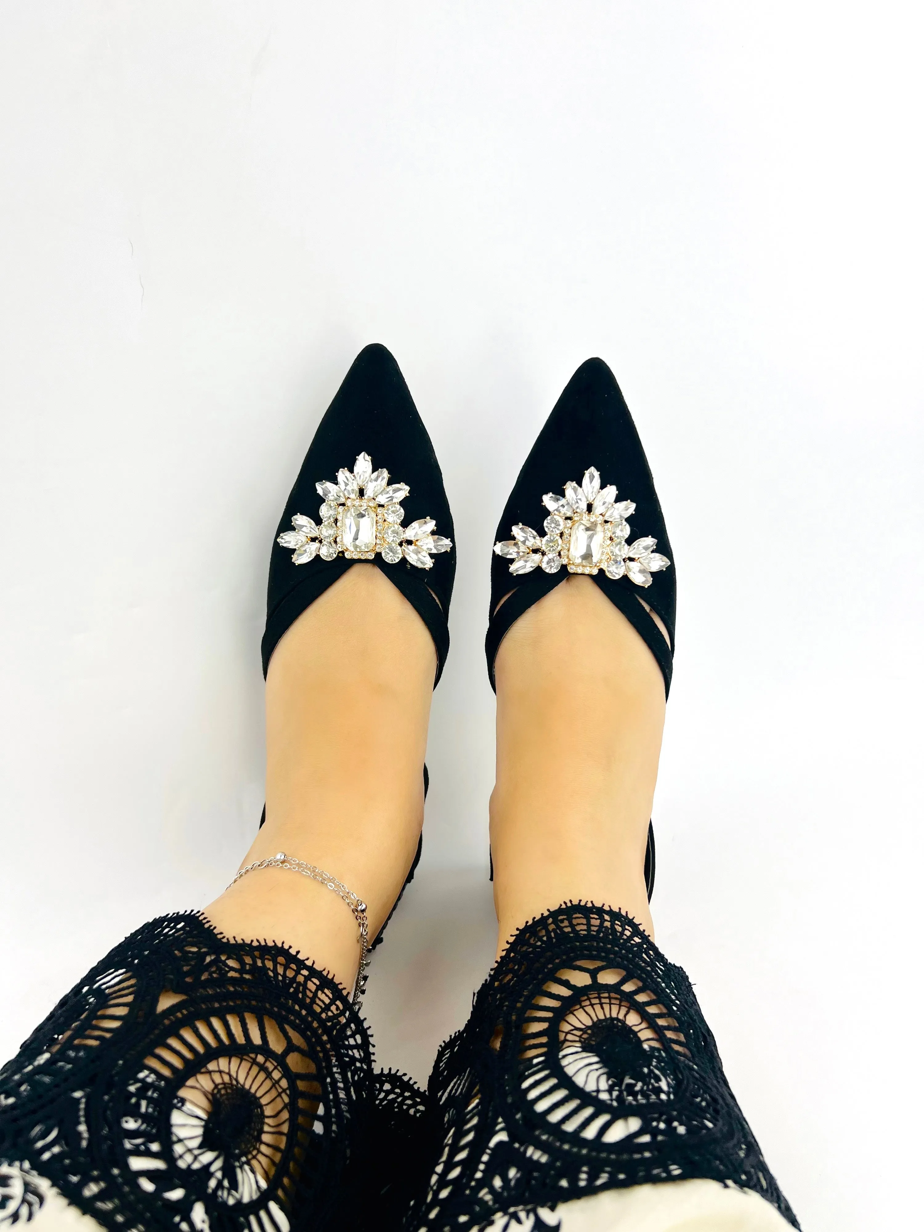 Spunkz Black Velvet Women Embellished Pointed Toe Flat Slingback Mules