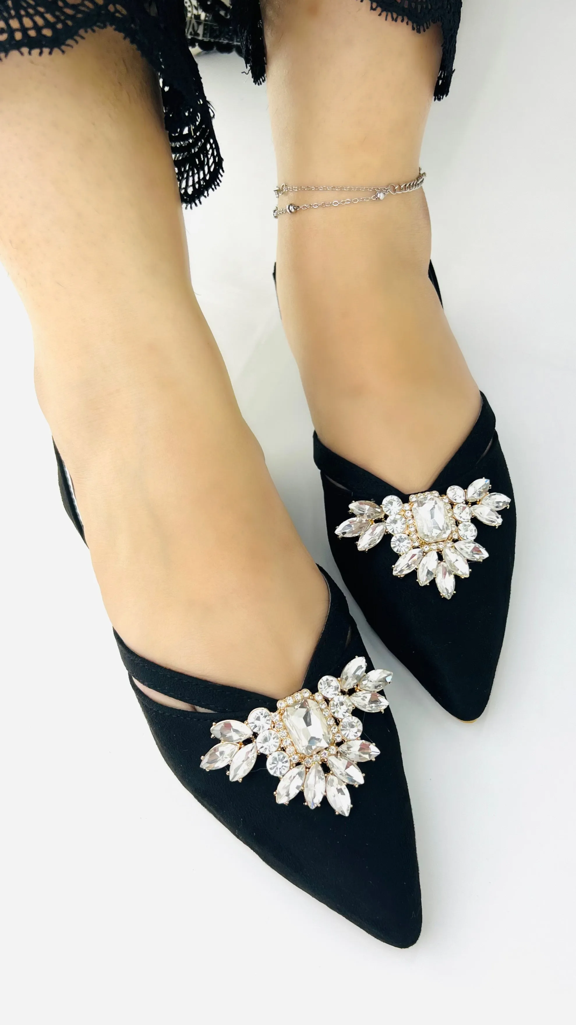 Spunkz Black Velvet Women Embellished Pointed Toe Flat Slingback Mules